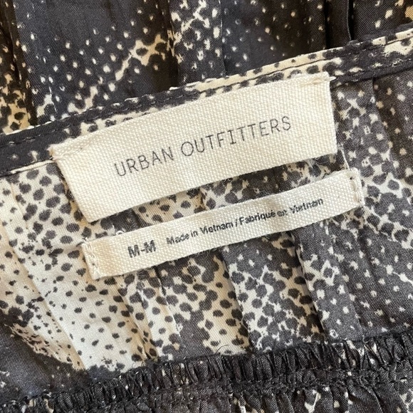 Urban Outfitters Lucia Black Plisse Tiered Mini Dress - Picture 2 of 10